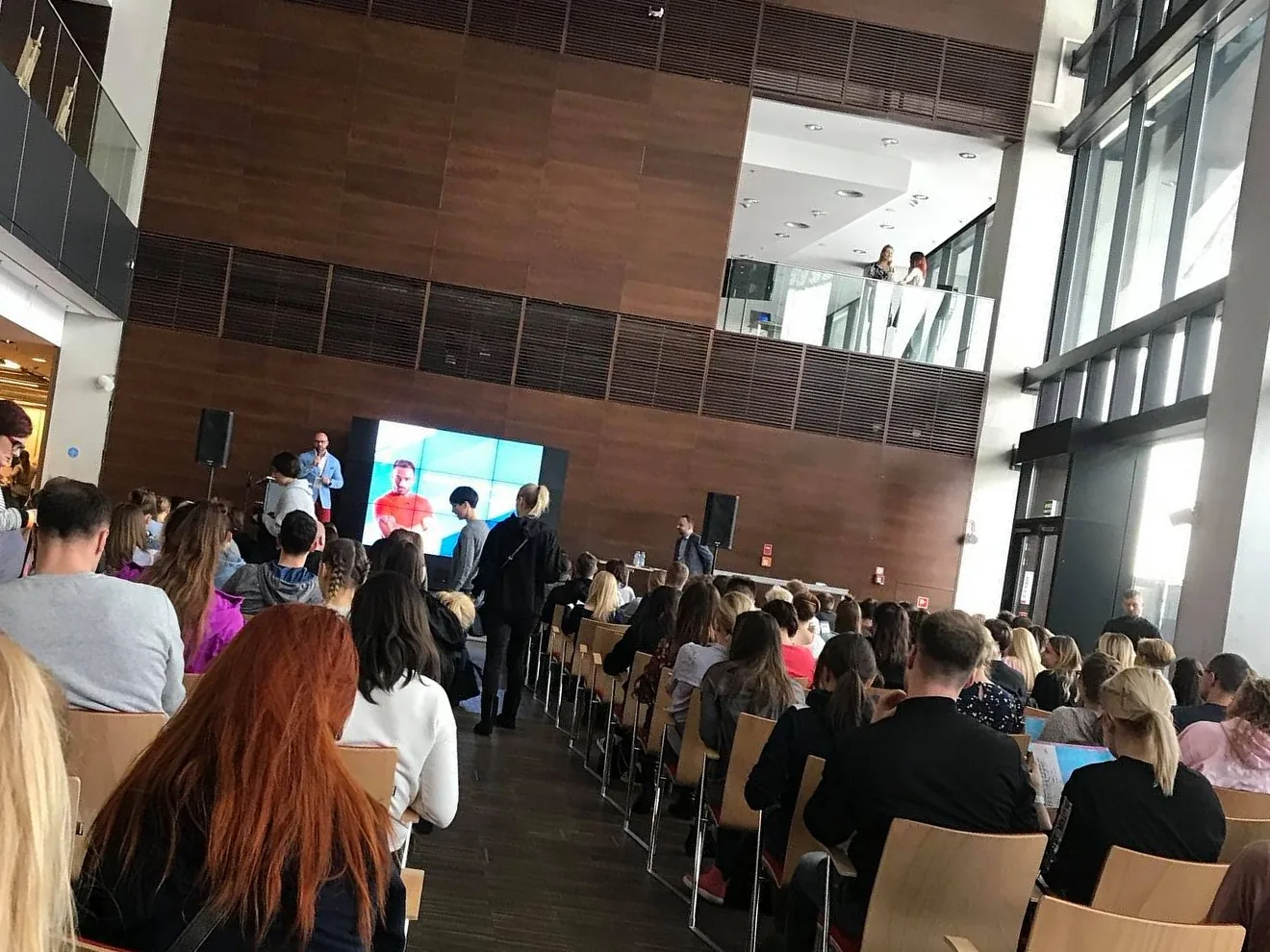 Wykład na Stadionie Narodowym: sala wykładowa pełna słuchaczy